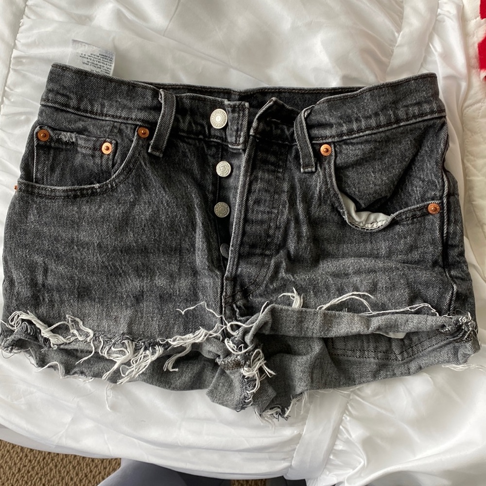 Levis distressed demin shorts